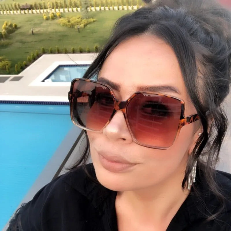 Luxury Gradient Oversized Sunglasses - Photochromic UV400 Eyewear